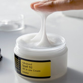cosrx-snail-cream-texture.jpg